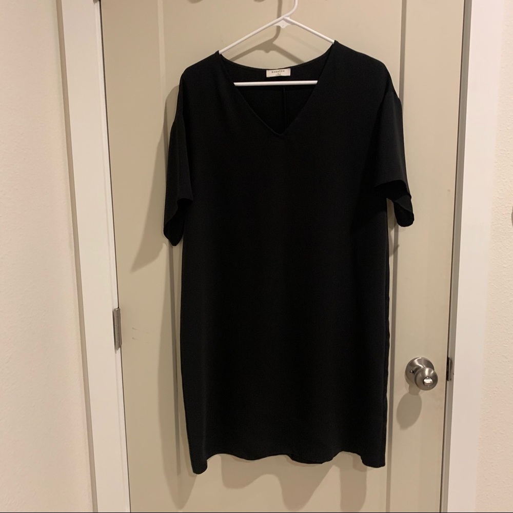 Black loose-fitting dress